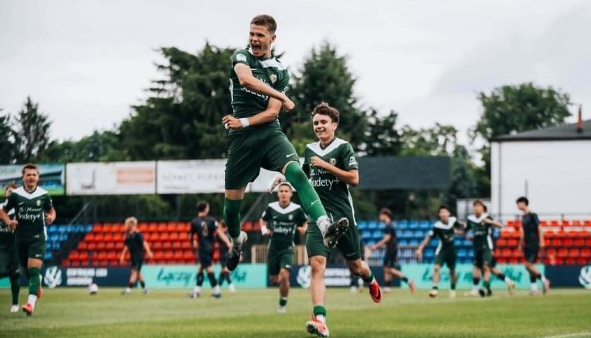 Piłkarze Śląska Wrocław U15 cieszący się ze zdobycia mistrzostwa Polski. Sobota 13.06.2026