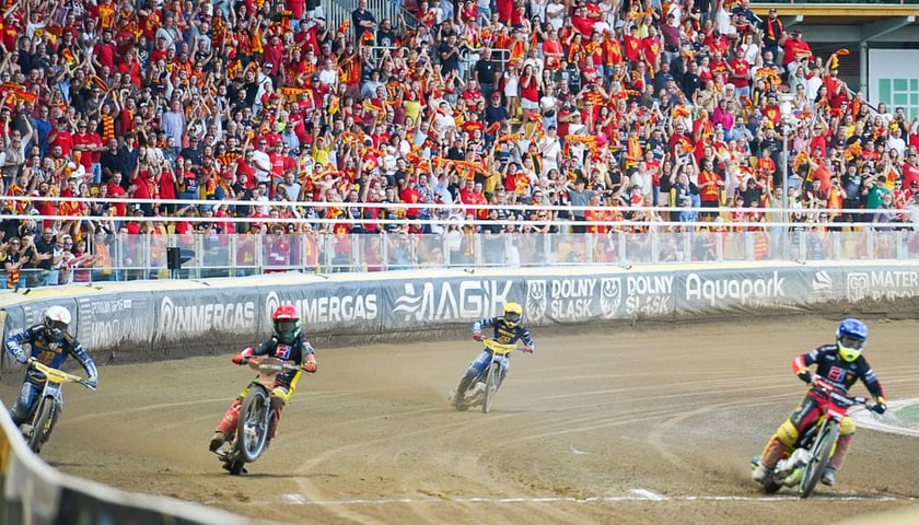 Żużel na Stadionie Olimpijskim, zdjęcie archiwalne, ilustracyjne