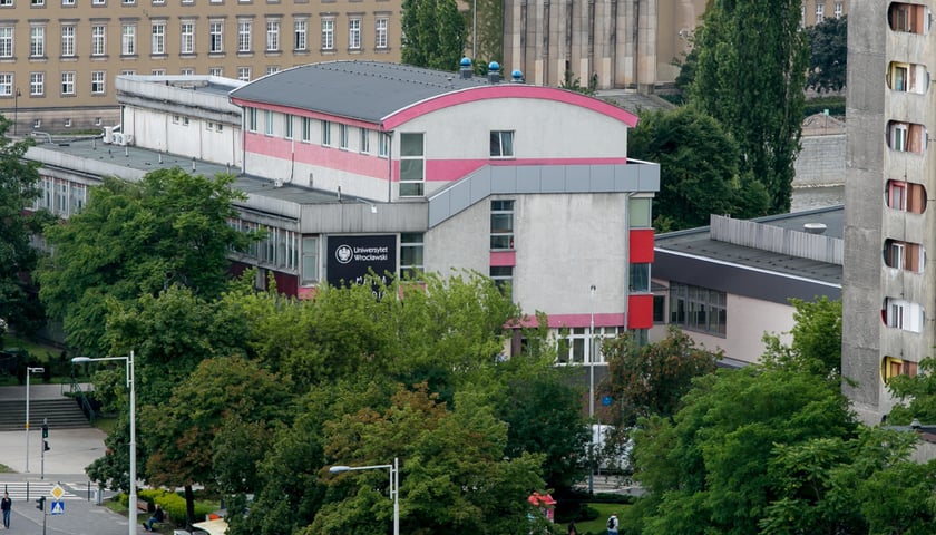 Sprawdź, ile zarabiają absolwenci. Uczelnie we Wrocławiu