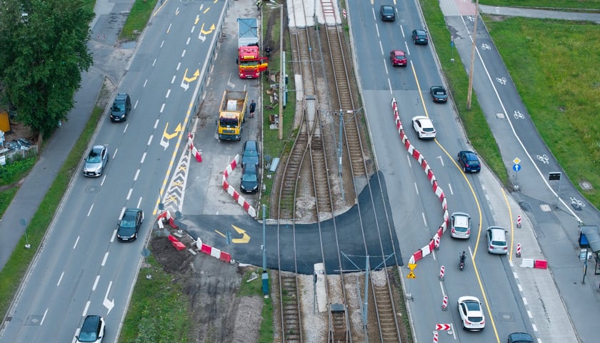 Remont torowiska w rejonie skrzyżowania Traugutta z Krasińskiego. Zdjęcie z poniedziałku 15 czerwca