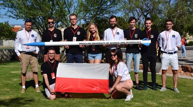 Hybrydowa rakieta studentów PWr tuż poza podium w konkursie IREC