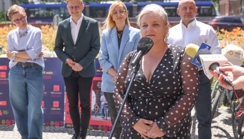 <p>Aleksandra Konieczka, użytkowniczka Wrocławskiego Roweru Miejskiego</p>