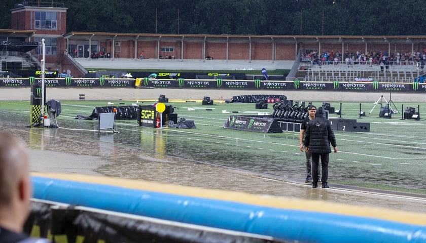 Ulewa i burza nad Stadionem Olimpijskim we Wrocławiu - 20 czerwca 2026 r.