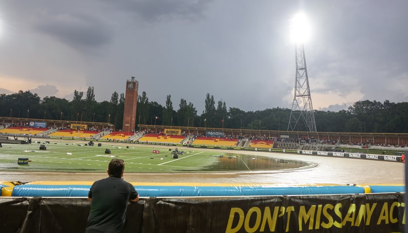 Ulewa i burza nad Stadionem Olimpijskim we Wrocławiu - 20 czerwca 2026 r.