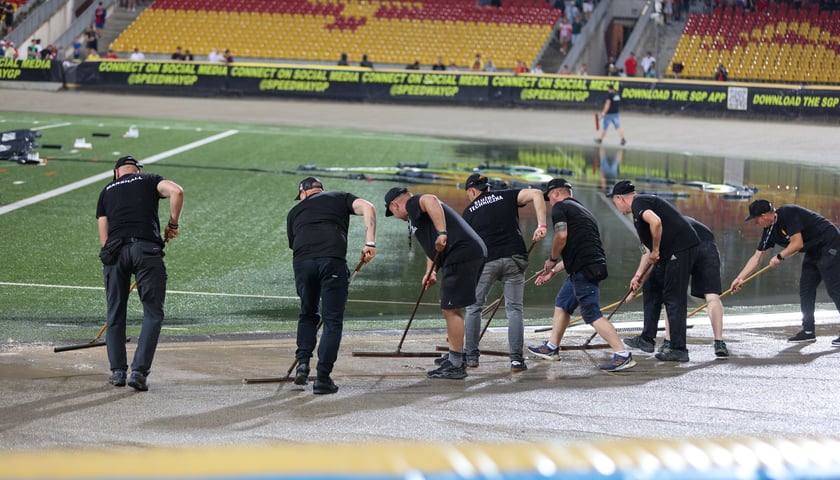 Ulewa i burza nad Stadionem Olimpijskim we Wrocławiu - 20 czerwca 2026 r.