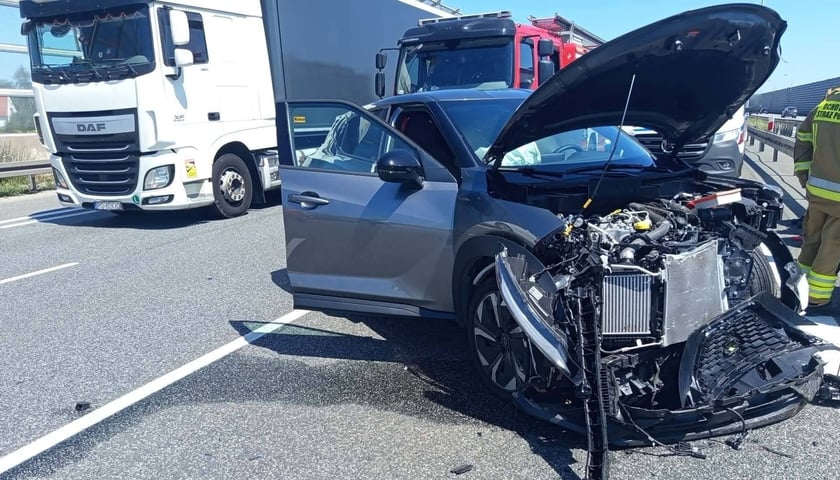 Zderzenie samochodów na Autostradowej Obwodnicy Wrocławia, 22 czerwca 2026 r. 