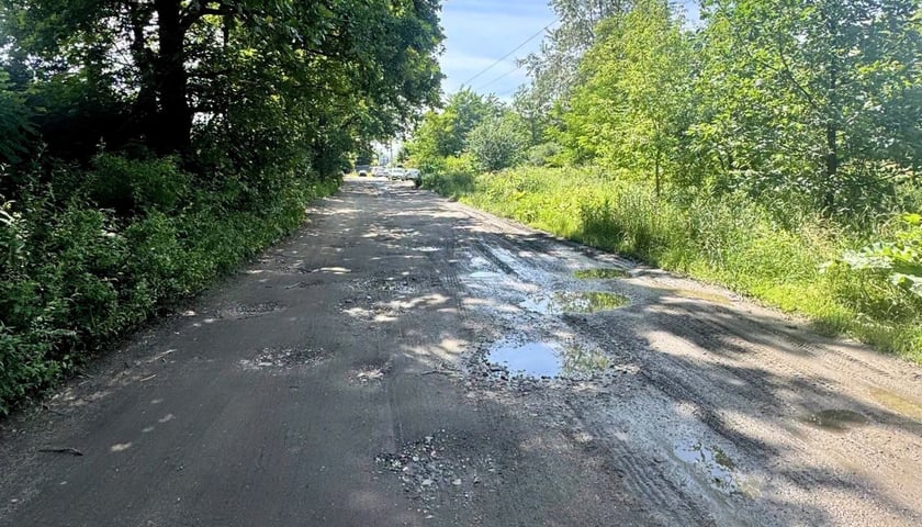 Teren pomiędzy ulicami Żubrzą i Legnicką w rejonie ulicy Starogranicznej