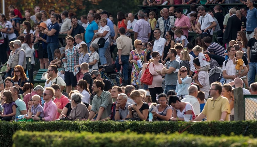 2 czerwca – autobusy na wyścigi konne na Partynicach