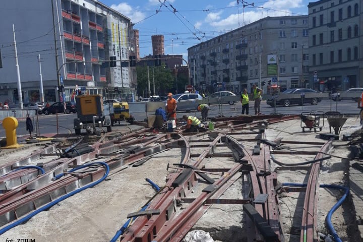 5 sierpnia – kolejny etap remontu rozjazdów tramwajowych na pl. Legionów