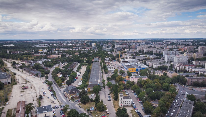 7 września – rozpoczęcie prac związanych z budową trasy autobusowo-tramwajowej na Nowy Dwór