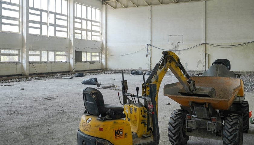Remont bloku sportowego w Szkole Podstawowej nr 90 przy ulicy Orzechowej