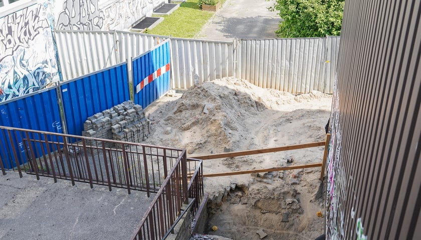 Remont bloku sportowego w Szkole Podstawowej nr 90 przy ulicy Orzechowej