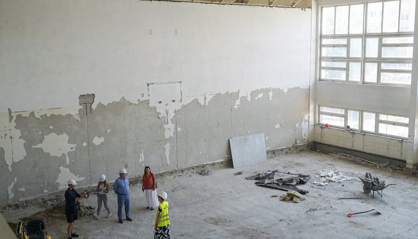 Remont bloku sportowego w Szkole Podstawowej nr 90 przy ulicy Orzechowej