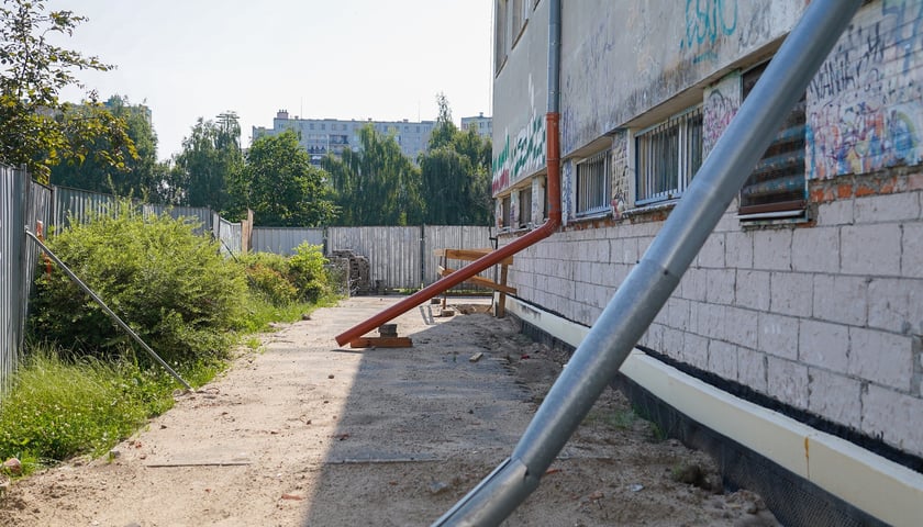Remont bloku sportowego w Szkole Podstawowej nr 90 przy ulicy Orzechowej