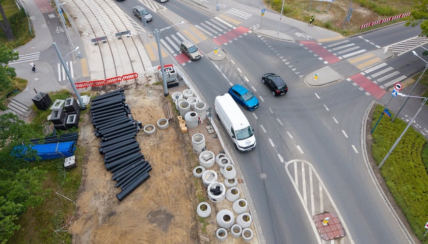 Budowa tramwaju na Swojczyce. Obecnie najwięcej dzieje się pomiędzy pętlą „Sępolno” a Mostami Chrobrego