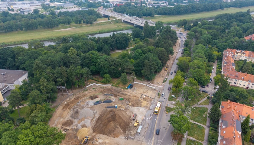Budowa tramwaju na Swojczyce. Obecnie najwięcej dzieje się pomiędzy pętlą „Sępolno” a Mostami Chrobrego