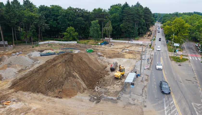 Budowa tramwaju na Swojczyce. Obecnie najwięcej dzieje się pomiędzy pętlą „Sępolno” a Mostami Chrobrego