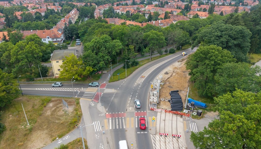 Budowa tramwaju na Swojczyce. Obecnie najwięcej dzieje się pomiędzy pętlą „Sępolno” a Mostami Chrobrego