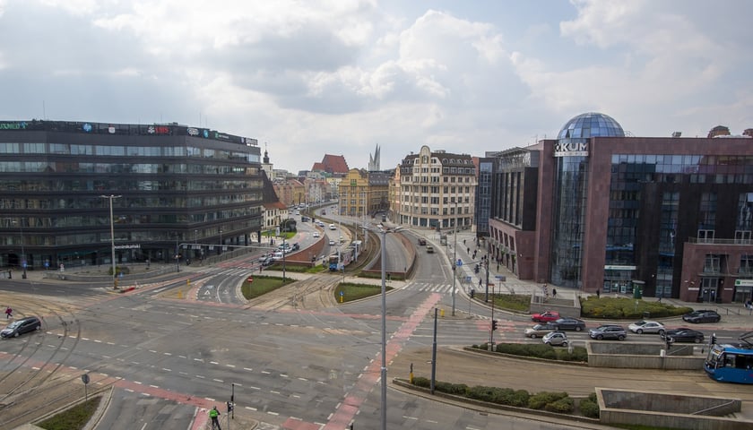 Od 13 listopada wymiana rozjazdów na pl. Dominikańskim. Zmiany kursowania tramwajów