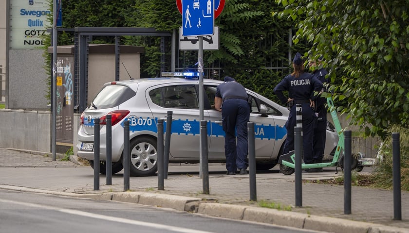 Wtorkowy poranek na Szczepinie. Ewakuacja mieszkańców związana ze znalezieniem niewybuchu na ulicy Trzemeskiej