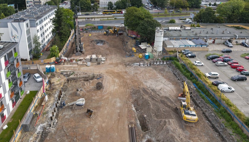 Wtorkowy poranek na Szczepinie. Ewakuacja mieszkańców związana ze znalezieniem niewybuchu na ulicy Trzemeskiej