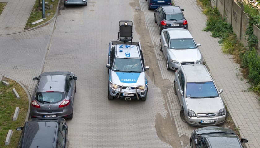 Wtorkowy poranek na Szczepinie. Ewakuacja mieszkańców związana ze znalezieniem niewybuchu na ulicy Trzemeskiej