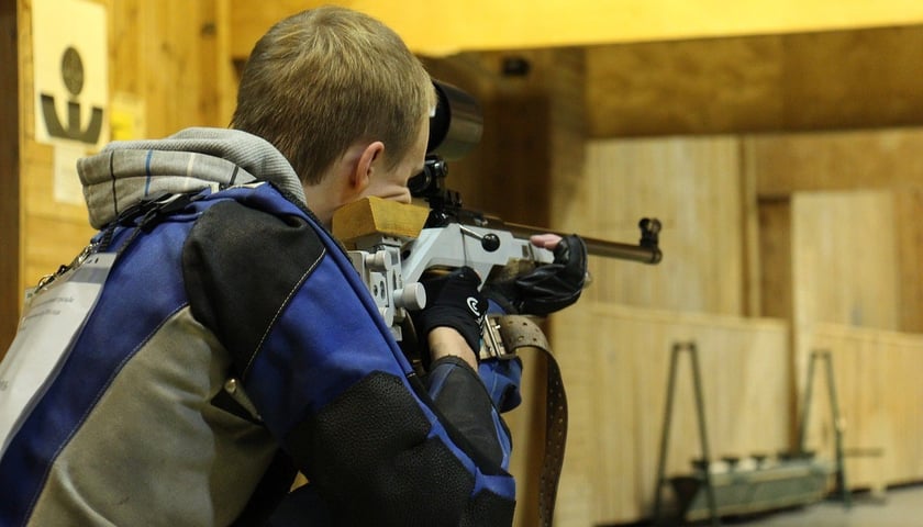 Coraz więcej osób decyduje się na szkolenie z obsługi broni palnej