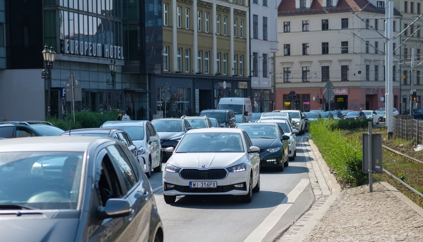 Korek na Kazimierza Wielkiego w poniedziałkowe popołudnie