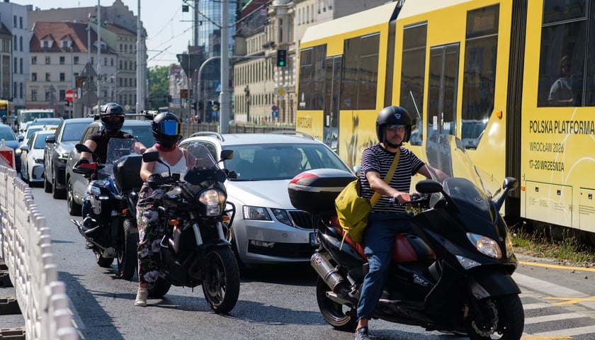 Korek na Kazimierza Wielkiego w poniedziałkowe popołudnie