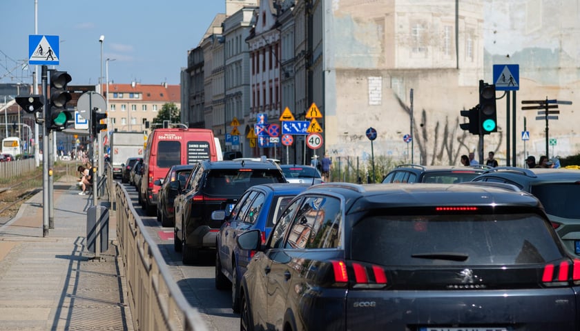 Korek na Kazimierza Wielkiego w poniedziałkowe popołudnie