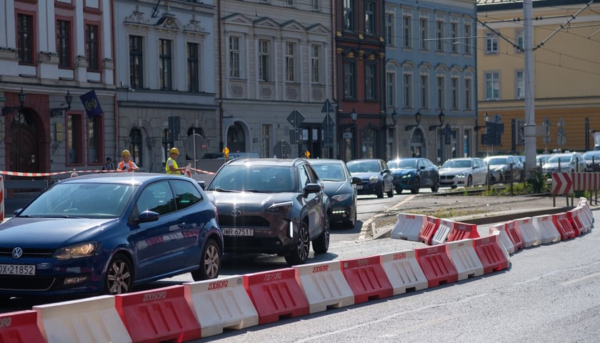Korek na Kazimierza Wielkiego w poniedziałkowe popołudnie