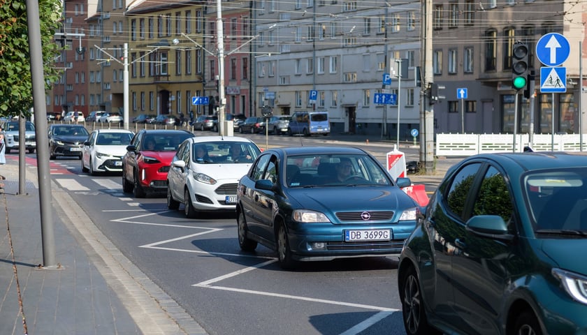 Korek na Kazimierza Wielkiego w poniedziałkowe popołudnie