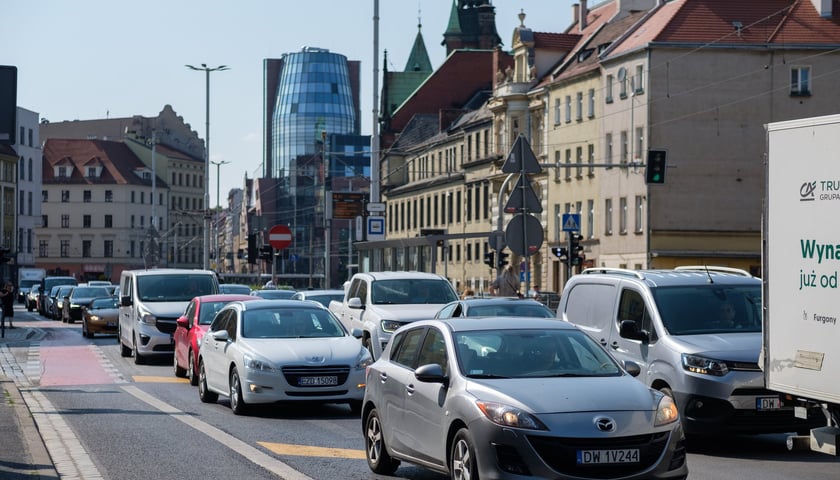 Korek na Kazimierza Wielkiego w poniedziałkowe popołudnie
