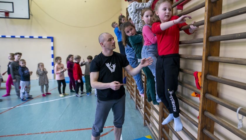 Діти вивчають польську мову, знайомляться із Вроцлавом і пробують забути про війну