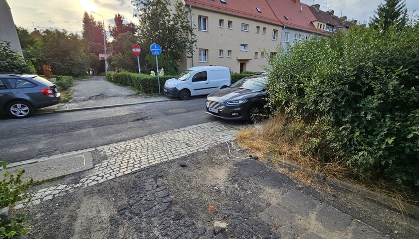 Skrzyżowanie ulic Boznańskiej i Kotsisa - stan przed remontem.