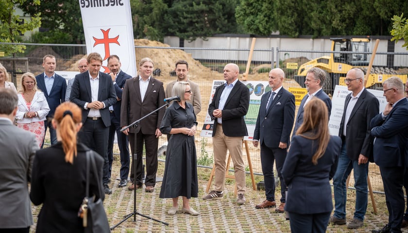 <p>KOGENERACJA S.A. przekazuje Gminie Siechnice darowiznę w wysokościi 900 tys. złotych na rozw&oacute;j infrastruktury sportowej. Siechnice, 21.07.2026.&nbsp;</p>