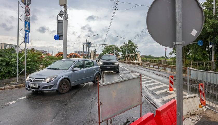 Zdjęcia ulicy Trzebnickiej oraz trasy objazdu wykonane w poniedziałkowy poranek 27 lipca