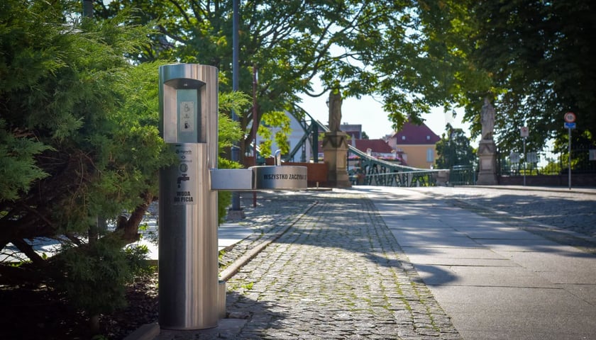 Nowe poidełko na Wyspie Piasek, na ulicy Najświętszej Marii Panny 