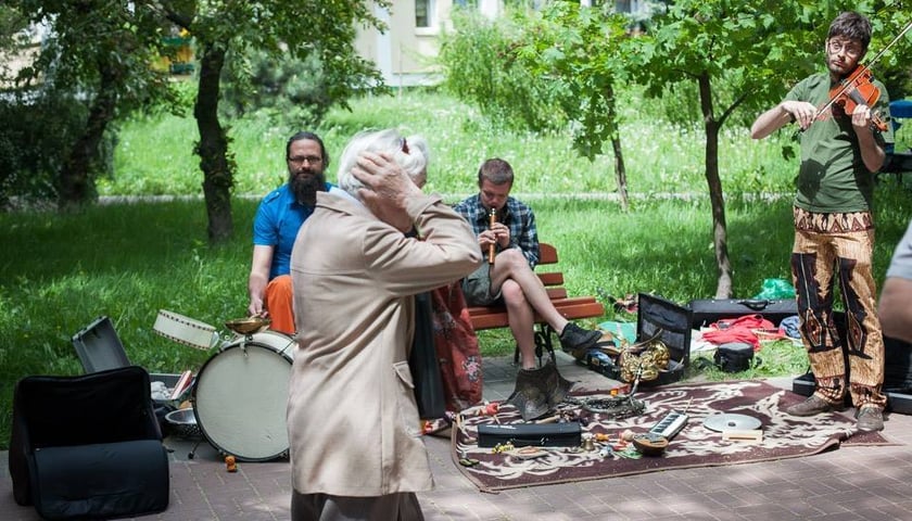 Przyjdź, a „przerobią” cię na muzykę!