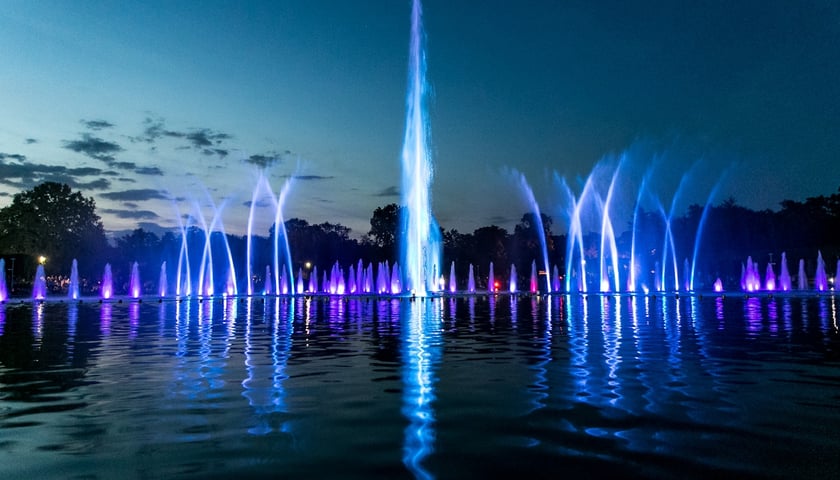 Specjalne pokazy fontanny multimedialnej na mistrzostwa