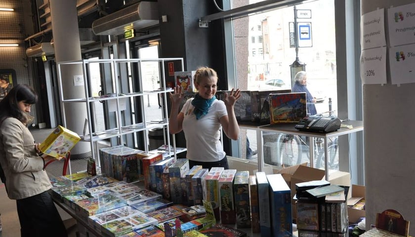 Filmy, bistro, księgarnia, a teraz również planszówki