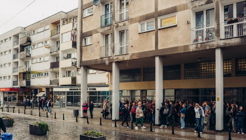 Spacer z przewodnikiem po Starym Mieście we Wrocławiu, zdjęcie archiwalne. 