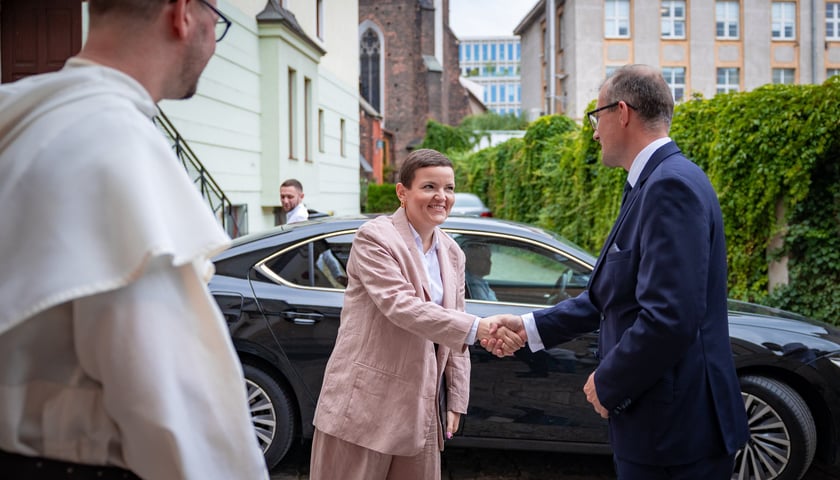 Marta Cienkowska i Mateusz Żak przed Starym Refektarzem, 6 sierpnia 2026