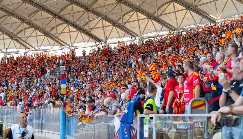 Stadion Olimpijski to miejsce tłumnie odwiedzane przez kibiców w czasie meczów żużlowców Sparty Wrocław