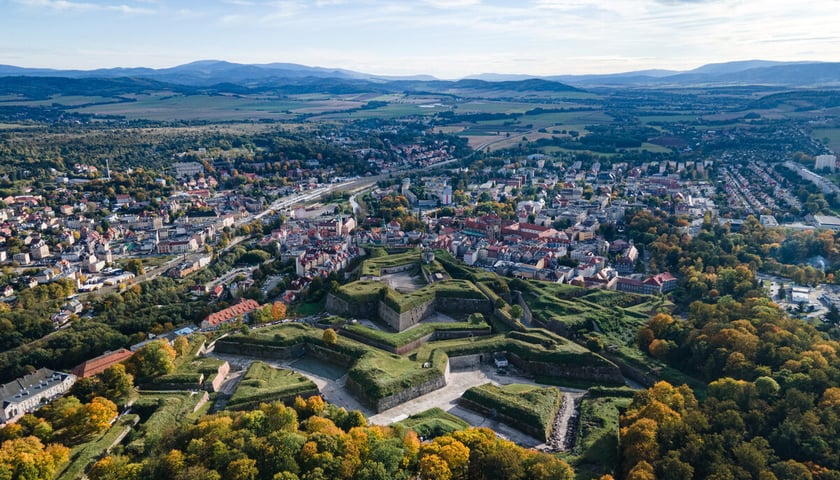 <p>Twierdza Kłodzko - widok z drona.&nbsp;</p>