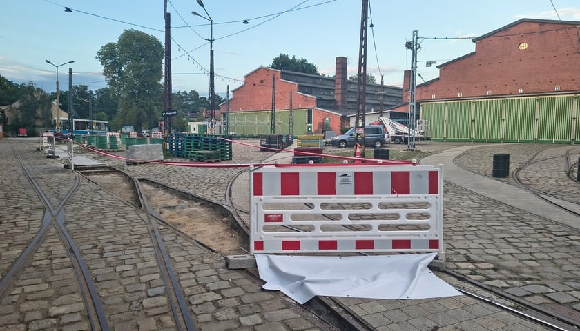 Zajezdnia Dąbie, 10.08.2026. Szpilkostrada w budowie.