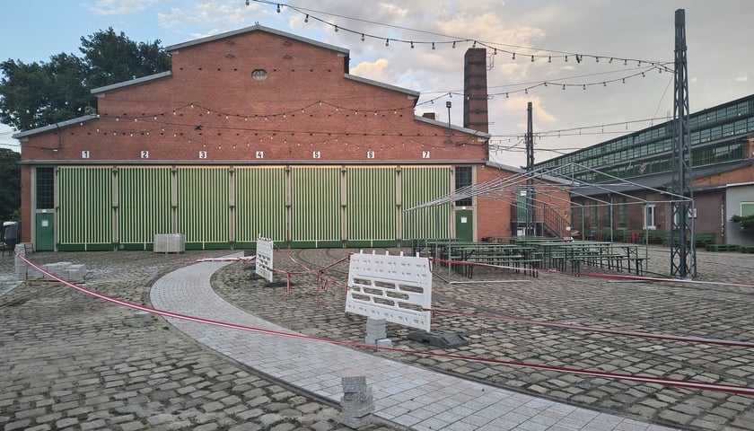Zajezdnia Dąbie, 10.08.2026. Szpilkostrada w budowie.