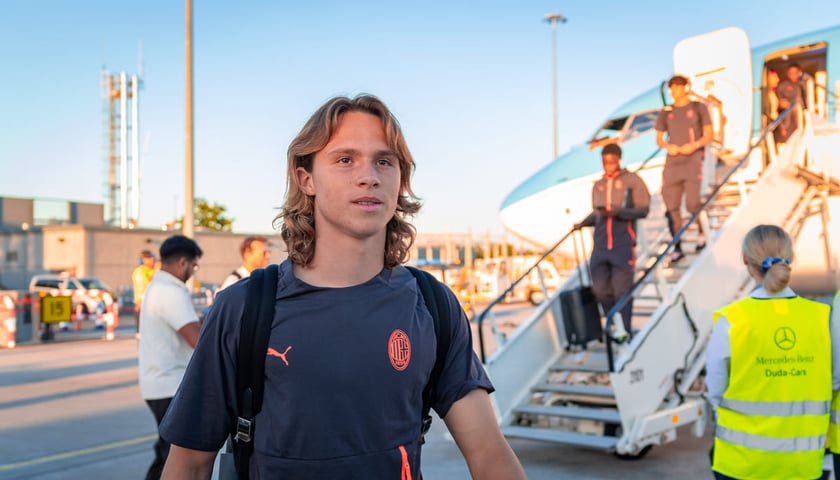 Piłkarze AC Milan nw wrocławskim lotnisku, 14.08.2026