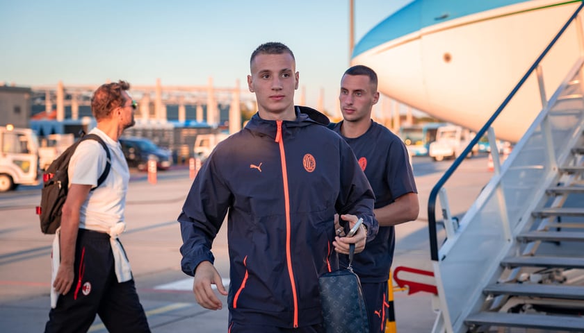 Piłkarze AC Milan nw wrocławskim lotnisku, 14.08.2026