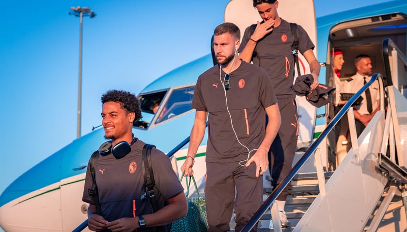 Piłkarze AC Milan nw wrocławskim lotnisku, 14.08.2026
